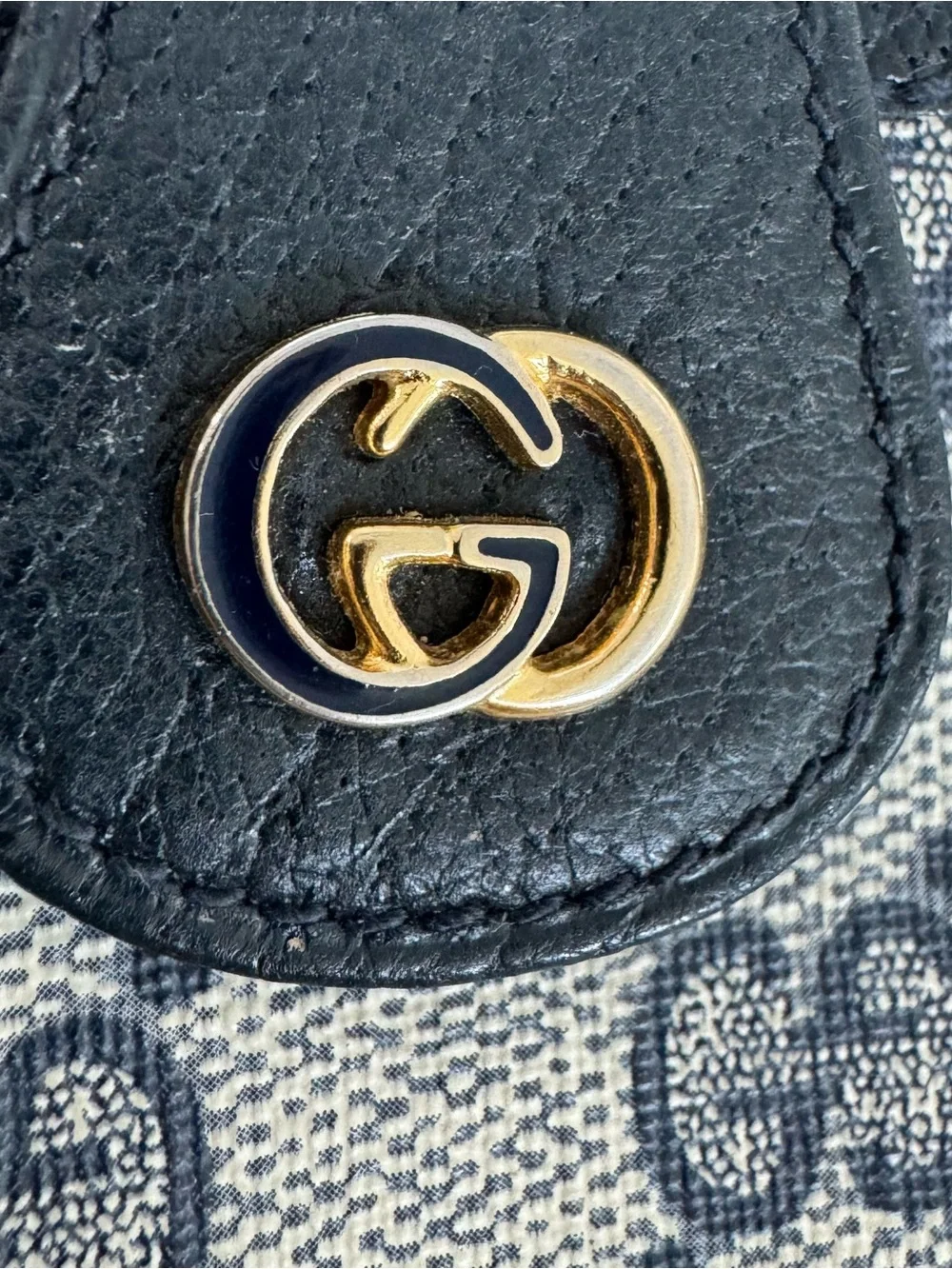Gucci Monogram Compact Card Case in Beige and Black with Gold Logo